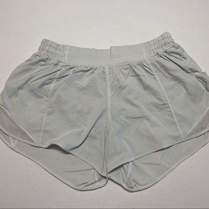 Lululemon Hotty Hot Short II *Long 4" Size 8 Tall